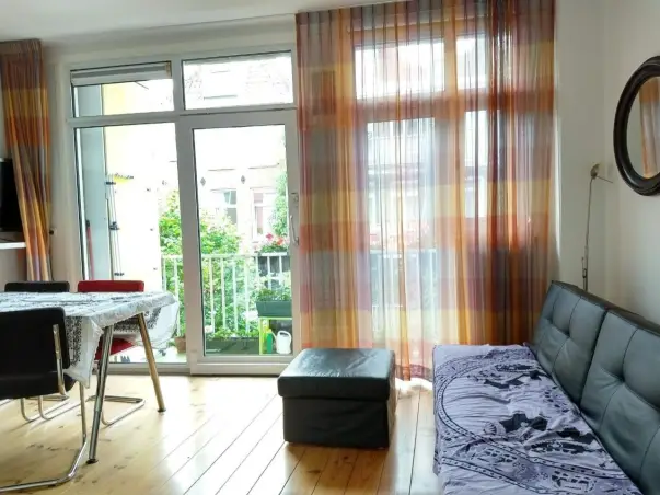 Kamer te huur aan de Van Ostadestraat in Amsterdam