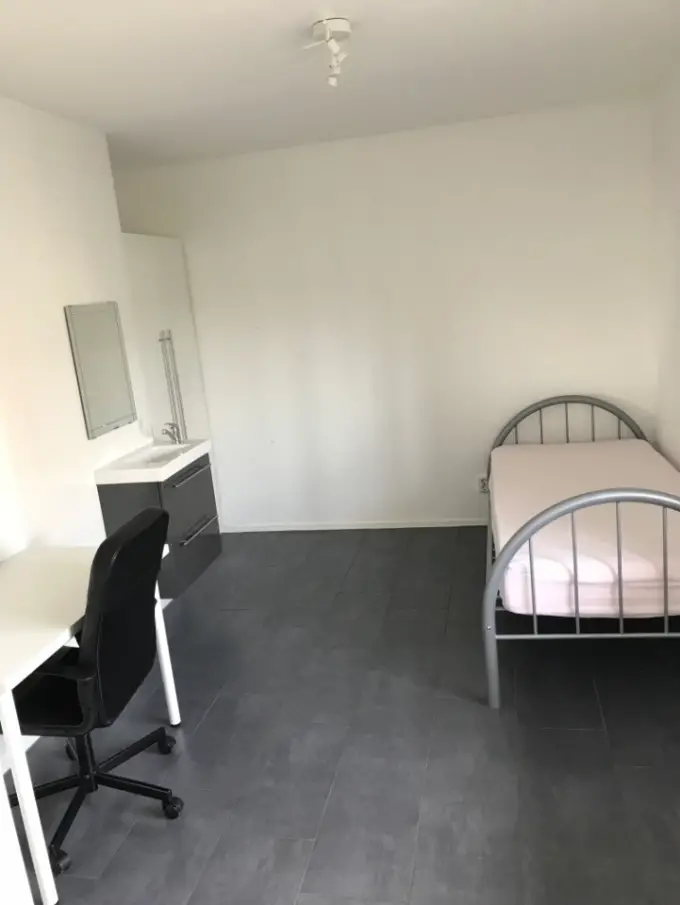 Kamer te huur aan de Zuidplein in Rotterdam