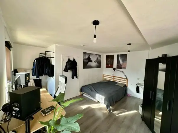 Kamer te huur aan de Nieuwstraat in Den Haag