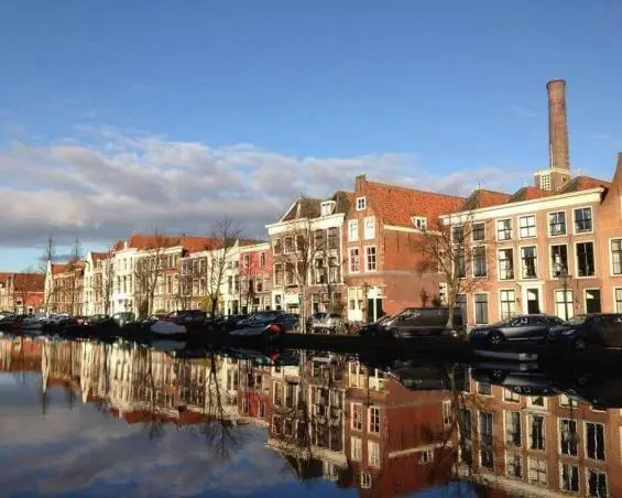 Kamer te huur aan de Oude Vest in Leiden