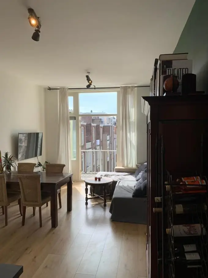 Kamer te huur aan de Van Baerlestraat in Amsterdam