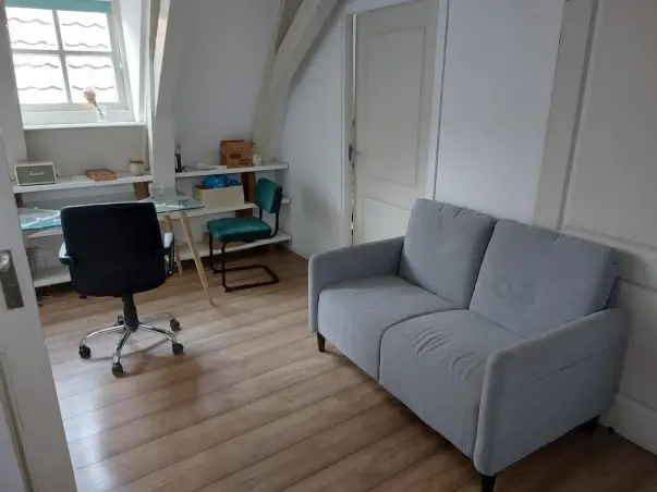 Kamer te huur aan de Nieuwezijds Voorburgwal in Amsterdam