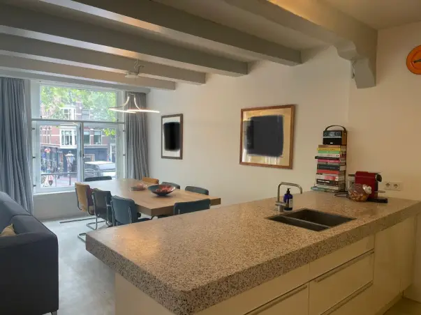 Kamer te huur aan de Kloveniersburgwal in Amsterdam