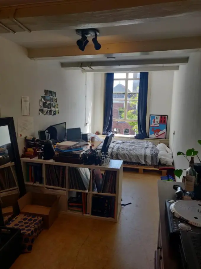 Kamer te huur aan de Voorstraat in Delft