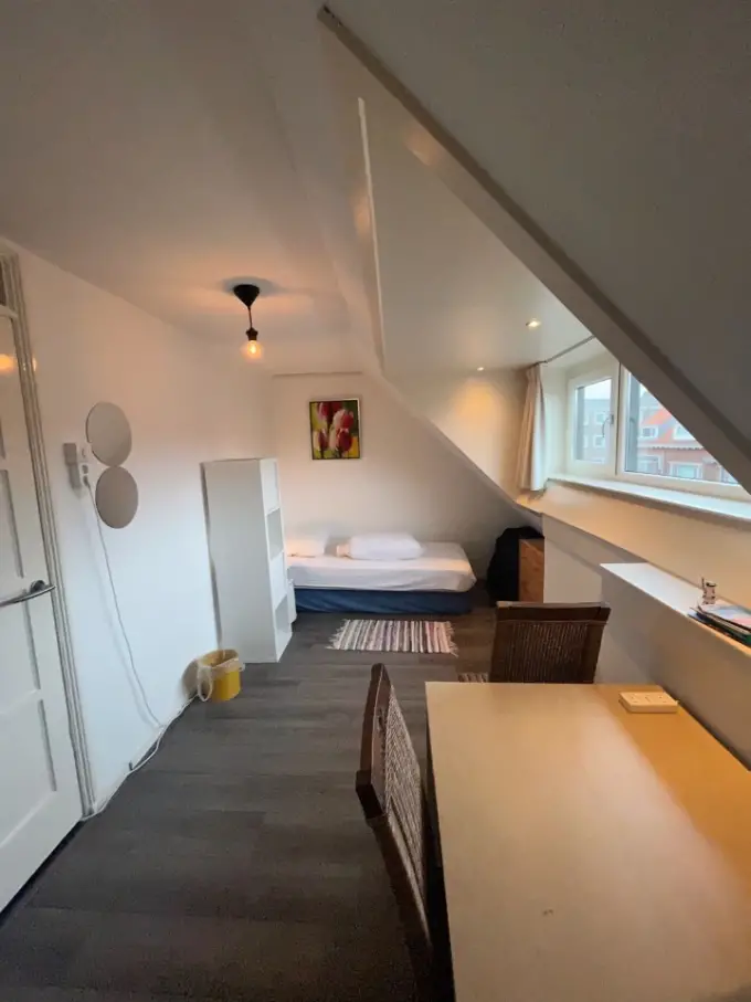 Kamer te huur aan de van der Palmstraat in Voorburg