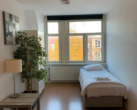 Kamer te huur aan de Bilderdijkstraat in Amsterdam