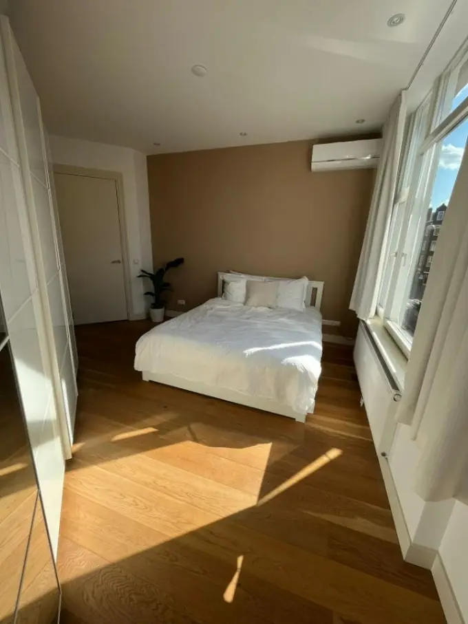 Kamer te huur aan de Witte de Withstraat in Amsterdam