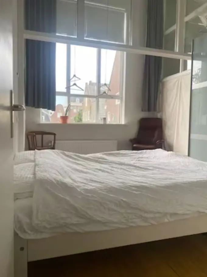 Kamer te huur aan de Karthuizersplantsoen in Amsterdam