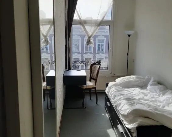 Kamer te huur aan de Sarphatistraat in Amsterdam