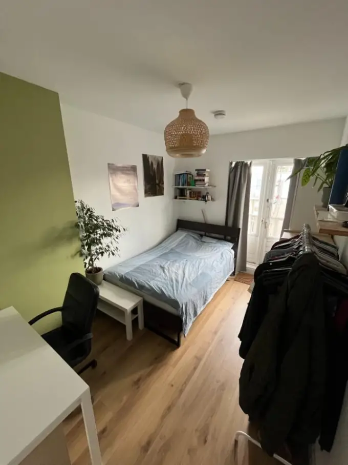 Kamer te huur aan de Mathenesserweg in Rotterdam