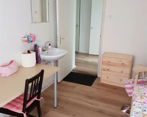 Kamer te huur aan de Burgemeester De Vlugtlaan in Amsterdam