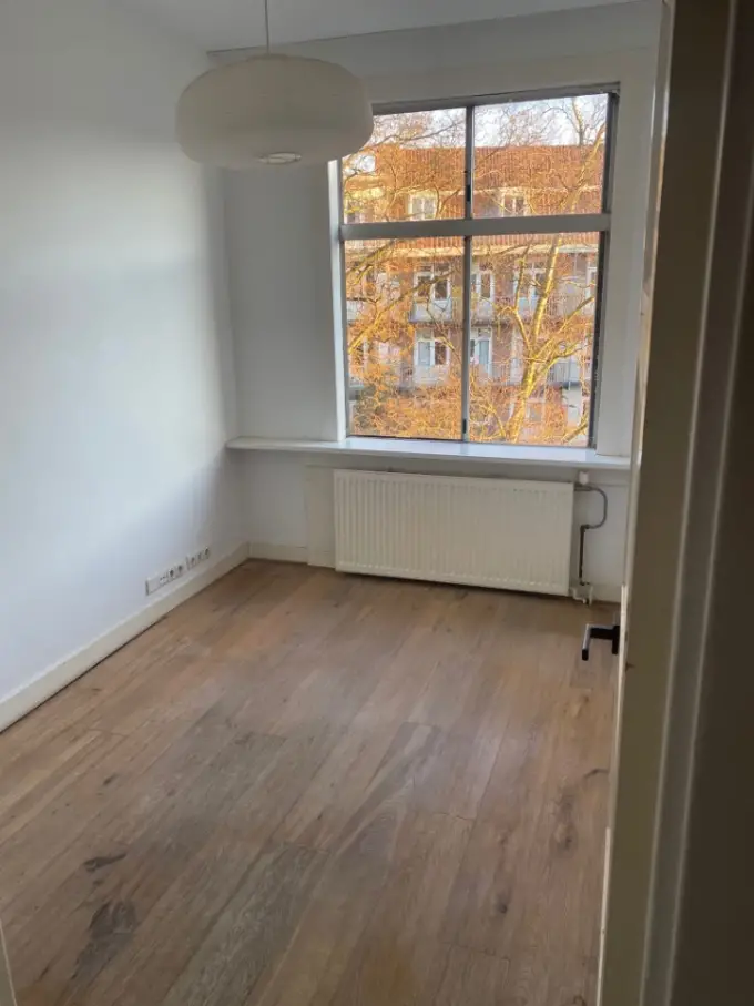 Kamer te huur aan de Biesboschstraat in Amsterdam