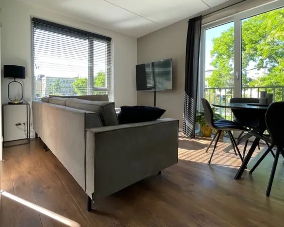 Appartement te huur aan de Bos en Lommerplein in Amsterdam